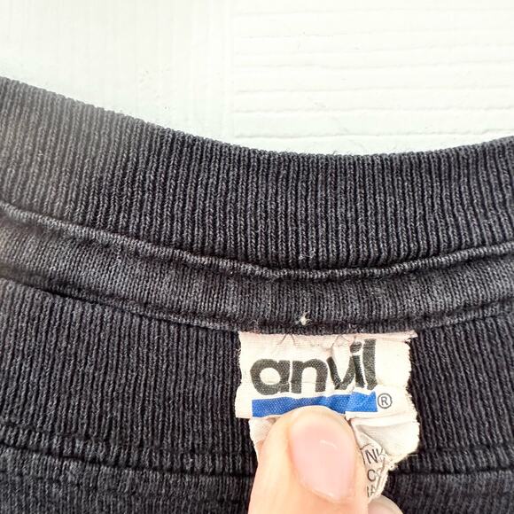 Vintage Anvil Liquid Blue Paper Tag Black 2008 Red Skull Pile Graphic Tee XL - Picture 5 of 16